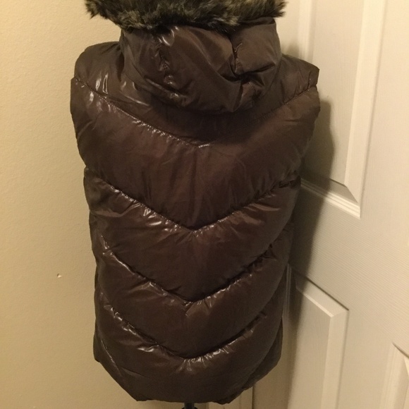 Women"s Puma Brown Zip Up Vest Jacket Size L NWT - Picture 3 of 6